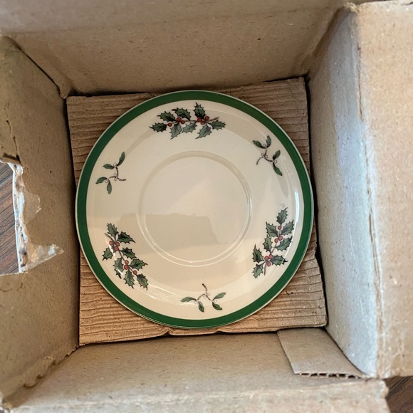 Spode Demitasse Coffee/Saucer Set 4 New in Box Nice Hostess Gift for Holidays! - Picture 8 of 10